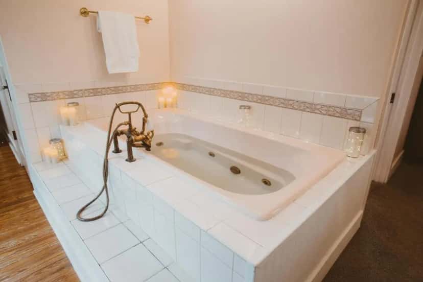 In-room hot tub at Garden Grove Bed And Breakfast in Union Pier, MI