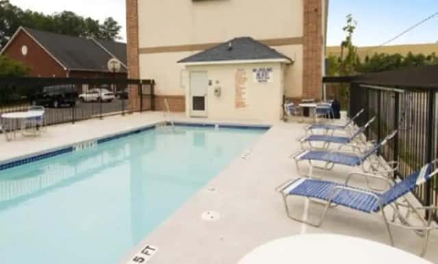 Garden Inn Union City — guest room
