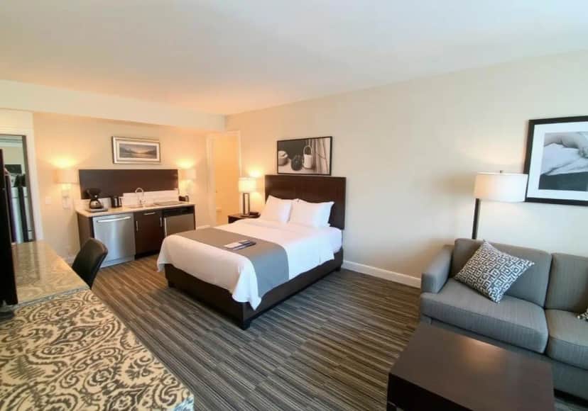 Garden Inn Union City — guest room