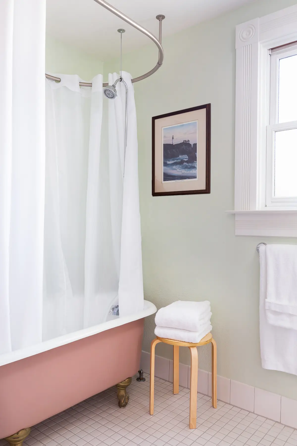 Deep soaking tub at Garden Street Inn in San Luis Obispo, CA