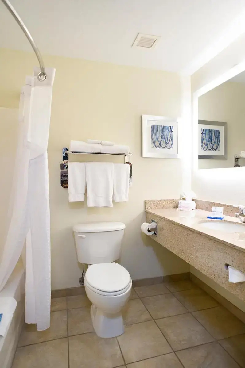 Hotels with jacuzzi in room in Brookings