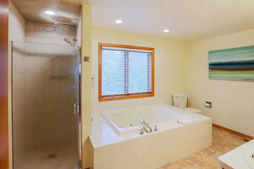 Glidden Lodge Beach Resort — view