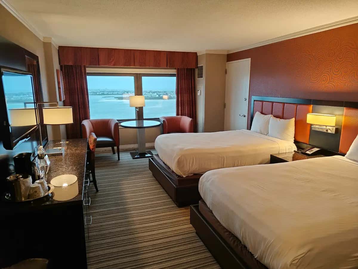 Golden Nugget Atlantic City — guest room