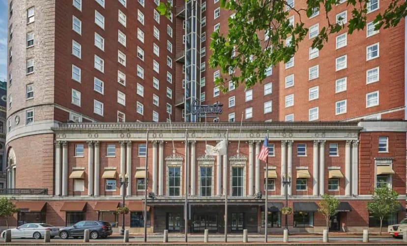 Hotels with jacuzzi in room in Providence