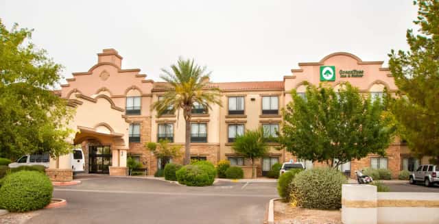 GreenTree Inn & Suites Florence — guest room