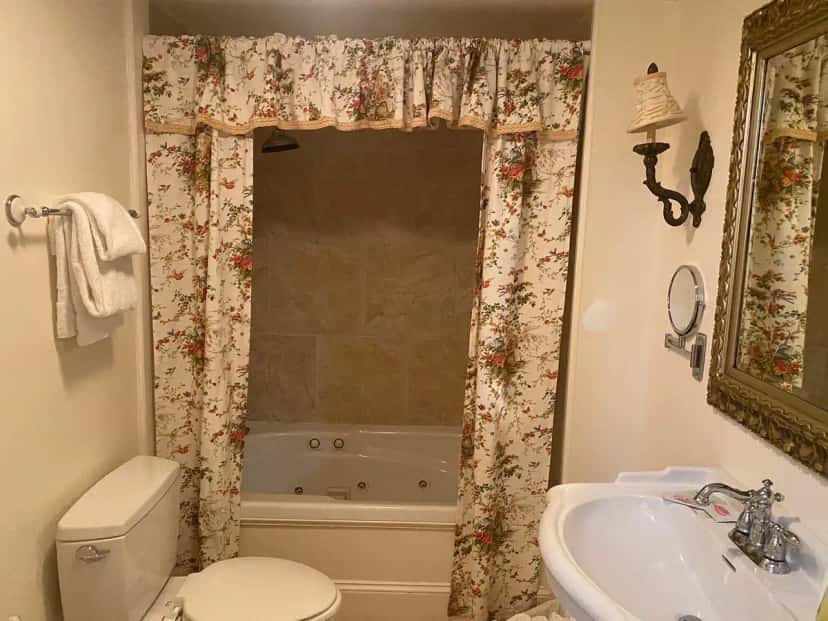 In-room hot tub at Gulf Hills in Ocean Springs, MS