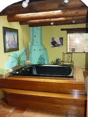 Hotels with jacuzzi in room in Taos