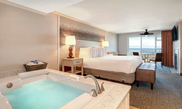 Jetted bathtub
