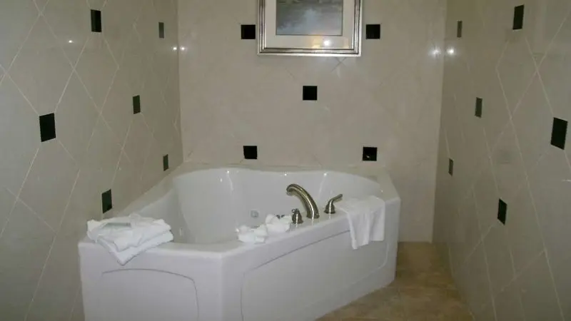 Hotels with jacuzzi in room in Alpine