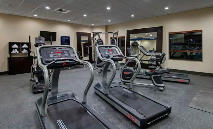 Hampton Inn & Suites Astoria — pool