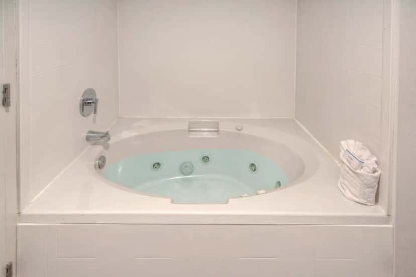 Shared indoor hot tub at Hampton Inn & Suites Clermont in Clermont, FL