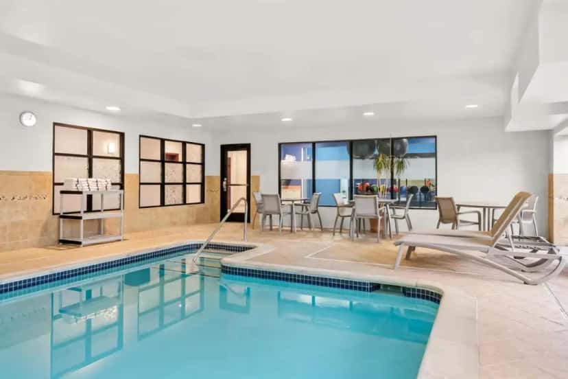 In-room hot tub at Hampton Inn & Suites Detroit-Canton in Canton, MI