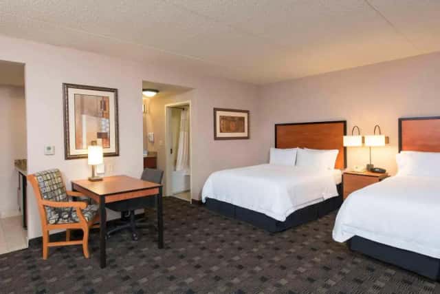 Hampton Inn & Suites Indianapolis-Fishers — guest room