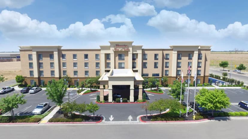Hotels with jacuzzi in room in Madera