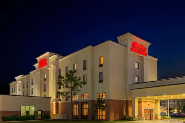 Hampton Inn & Suites Oklahoma City - South — guest room