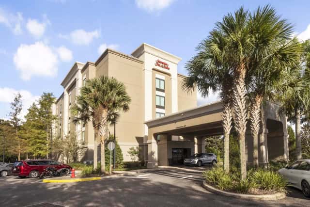 Hampton Inn & Suites Orlando-Apopka — guest room