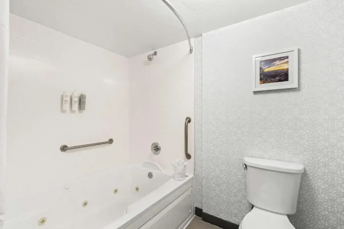 Hotels in Glendale with a jacuzzi in the room