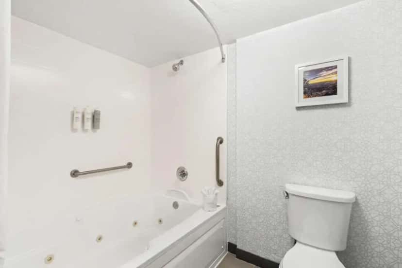 In-room hot tub at Hampton Inn & Suites Phoenix-Goodyear in Glendale, AZ