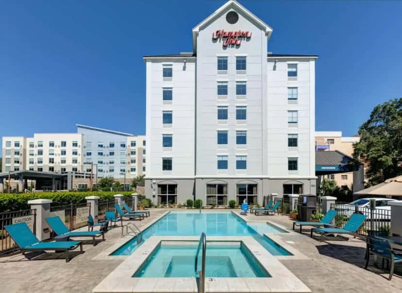 In-room hot tub at Hampton Inn Biloxi in Biloxi, MS