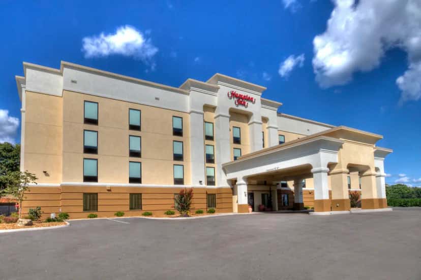 In-room hot tub at Hampton Inn Cookeville in Cookeville, TN