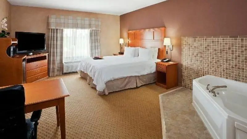 Hampton Inn Detroit/Utica – Shelby Township hotel photo 1 in Shelby Township, Michigan