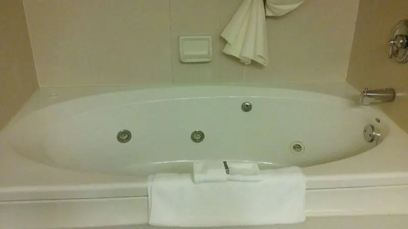 Hotels with jacuzzi in room in Latrobe