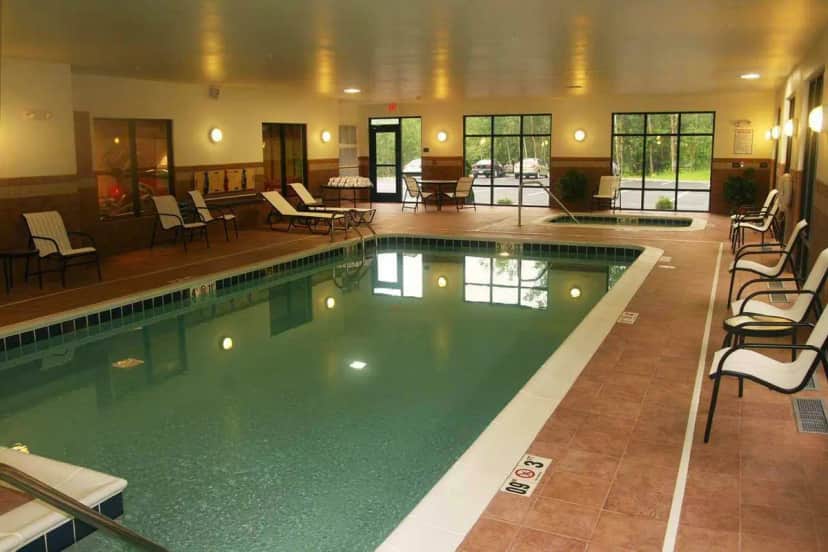 Hampton Inn Meadville — pool