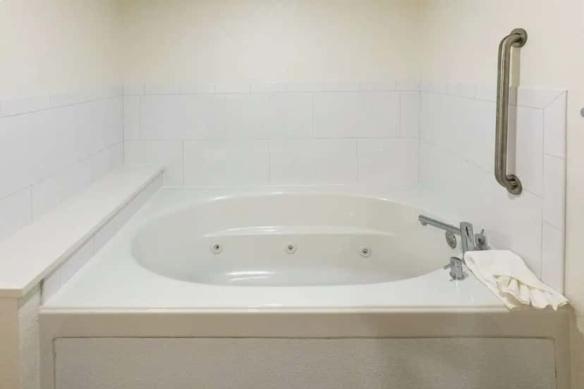 In-room hot tub at Hampton Inn St. Augustine Beach in Saint Augustine Beach, FL