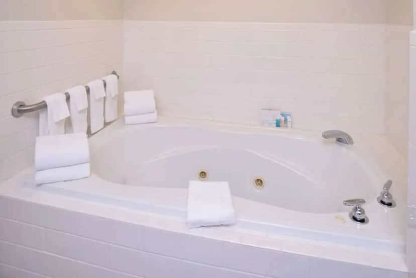 Private in-room jacuzzi at Hampton Inn Tulsa-Sand Springs