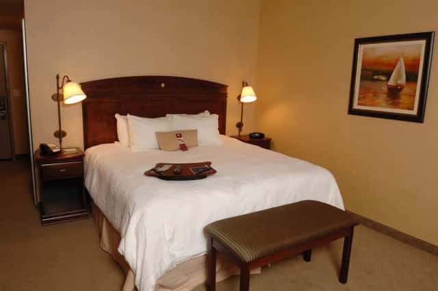 Hampton Inn Watertown — guest room