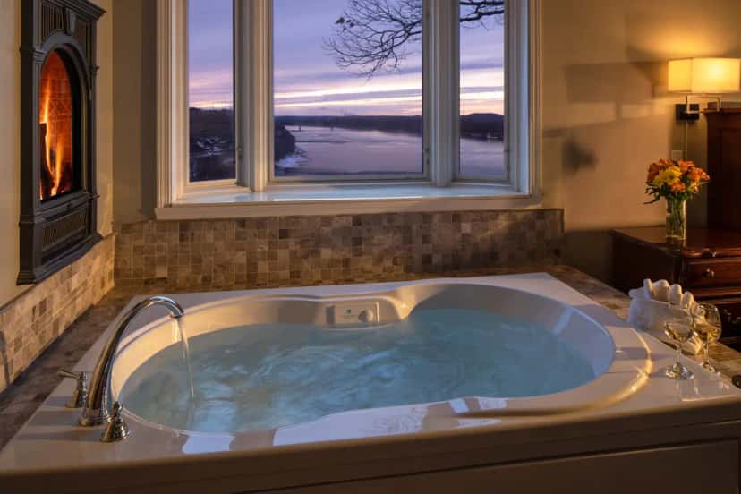In-room hot tub at Hermann Hill in Hermann, MO