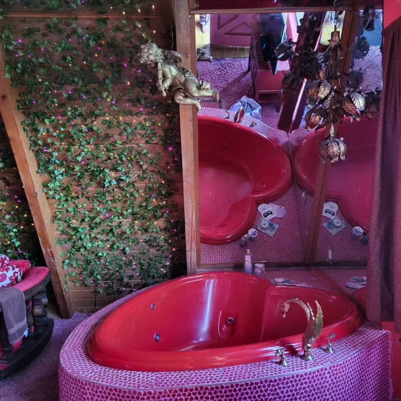 Shared indoor hot tub at Hicksville Pines