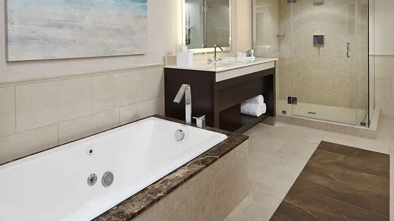 Hotels with jacuzzi in room in Alexandria