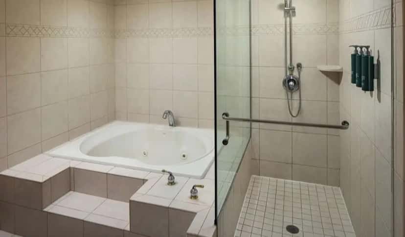 In-room hot tub at Hilton Chicago / Northbrook in Northbrook, IL