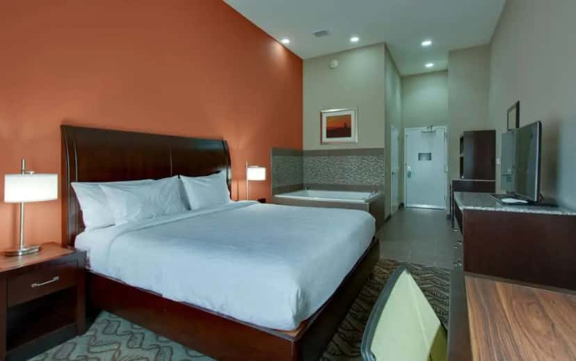 In-room hot tub at Hilton Garden Inn Benton Harbor / St. Joseph in Benton Harbor, MI