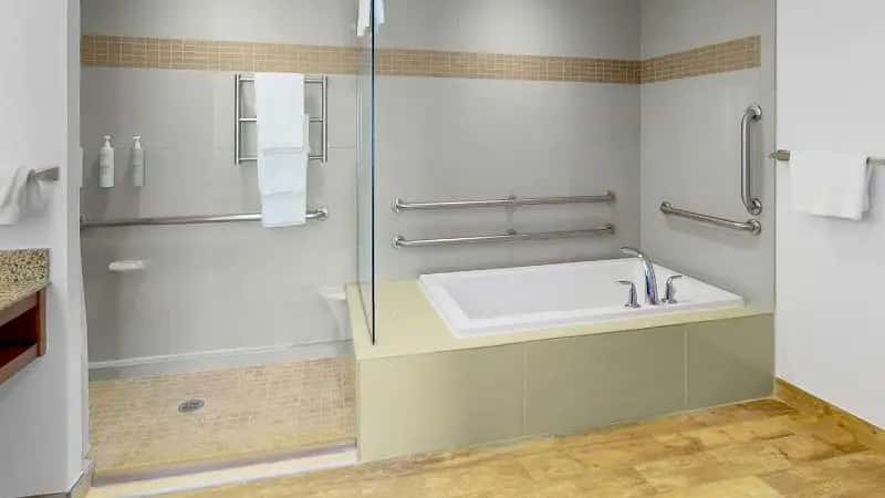 In-room hot tub at Hilton Garden Inn Charleston / Mt. Pleasant in Mount Pleasant, SC