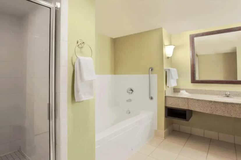Deep soaking tub at Hilton Garden Inn Chicago/Midway Airport in Calumet City, IL