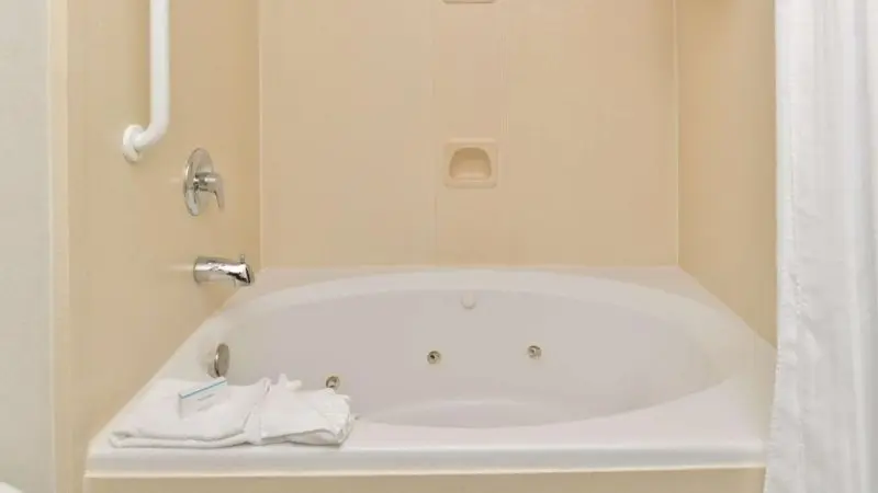 In-room hot tub at Hilton Garden Inn Dallas/Addison in Addison, TX