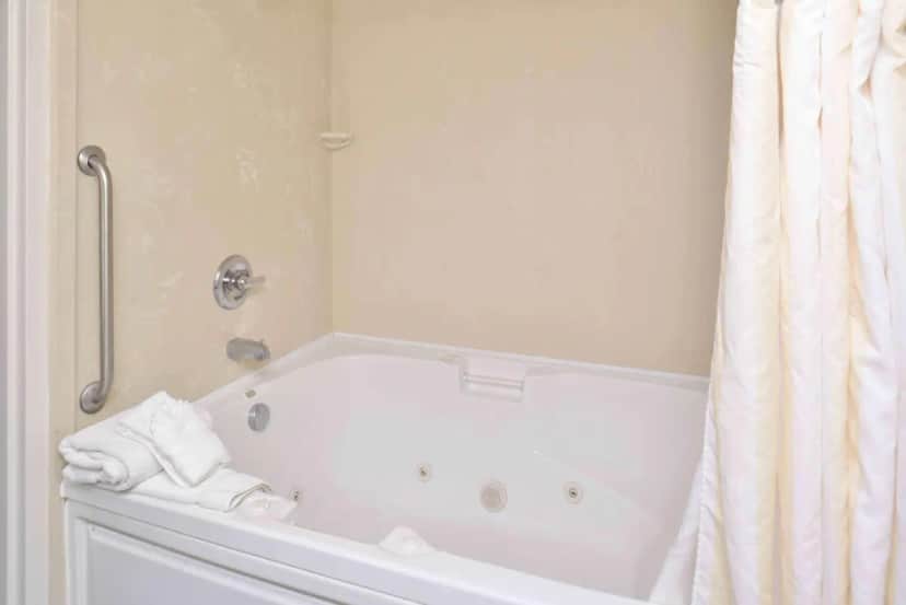 Private in-room jacuzzi tub in the King Room With Sofa Bed And Whirlpool at Hilton Garden Inn Indianapolis/Carmel