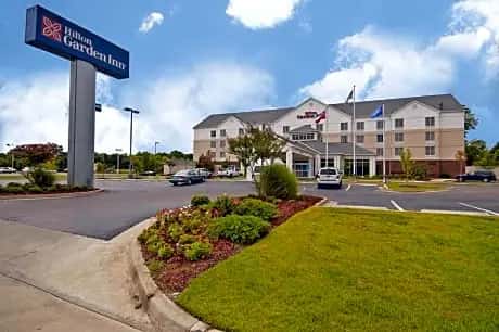 Hilton Garden Inn Jackson Pearl — guest room