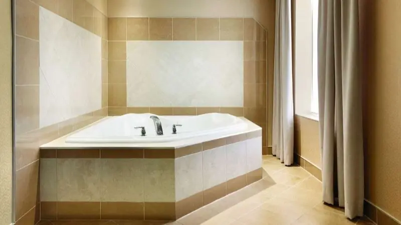 In-room hot tub at Hilton Garden Inn Niagara-on-the-Lake in Niagara-on-the-Lake, NY