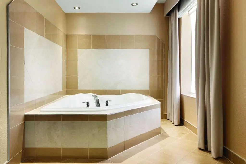 Hotels in Niagara-on-the-Lake with a jacuzzi in the room