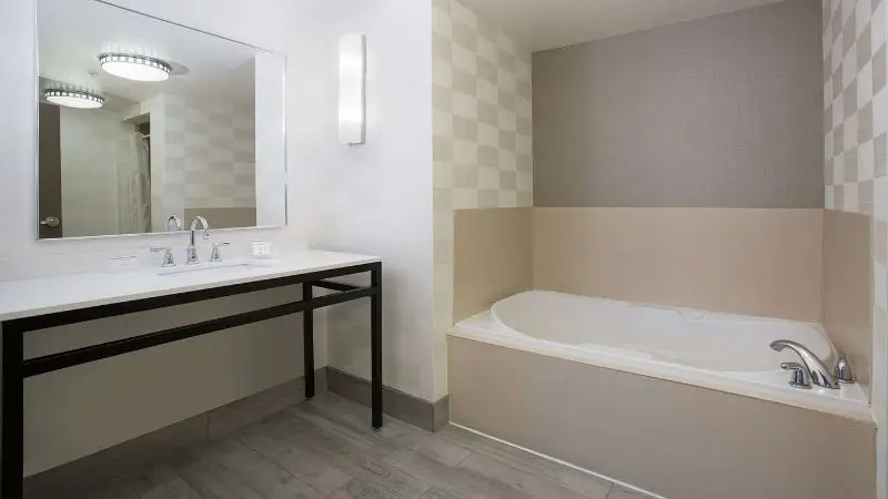 In-room hot tub at Hilton Garden Inn Salt Lake City/Layton in Layton, UT