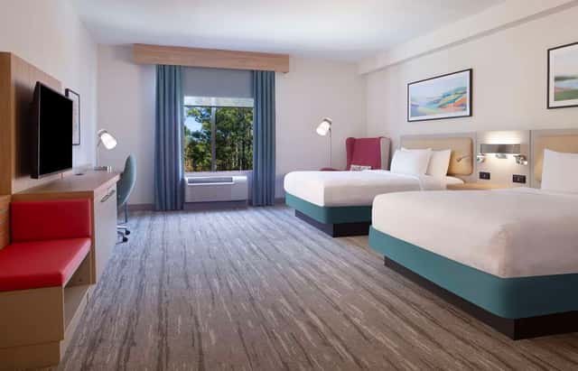 Hilton Garden Inn Shreveport — guest room