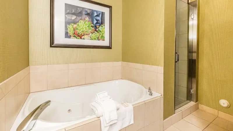In-room hot tub at Hilton Garden Inn St. George in Saint George, UT