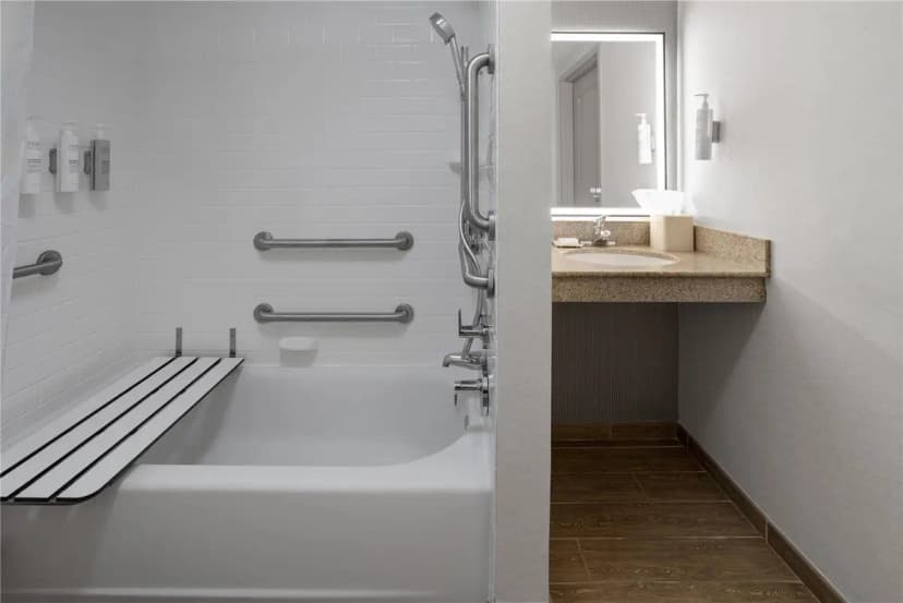 Hotels with jacuzzi in room in State College