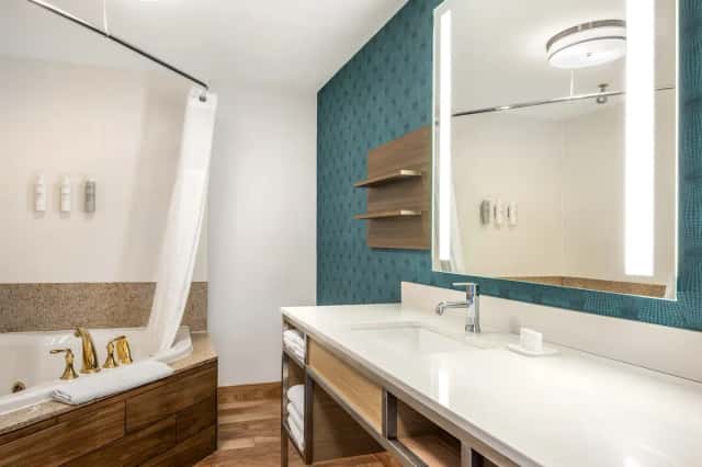 Jetted bathtub at Hilton Garden Inn Wisconsin Dells