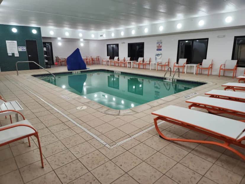 Holiday Inn & Suites Ann Arbor Univ. Michigan Area By IHG — pool