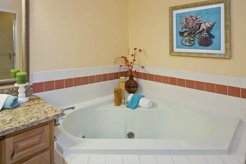 Hotels with jacuzzi in room in Indian Rocks Beach