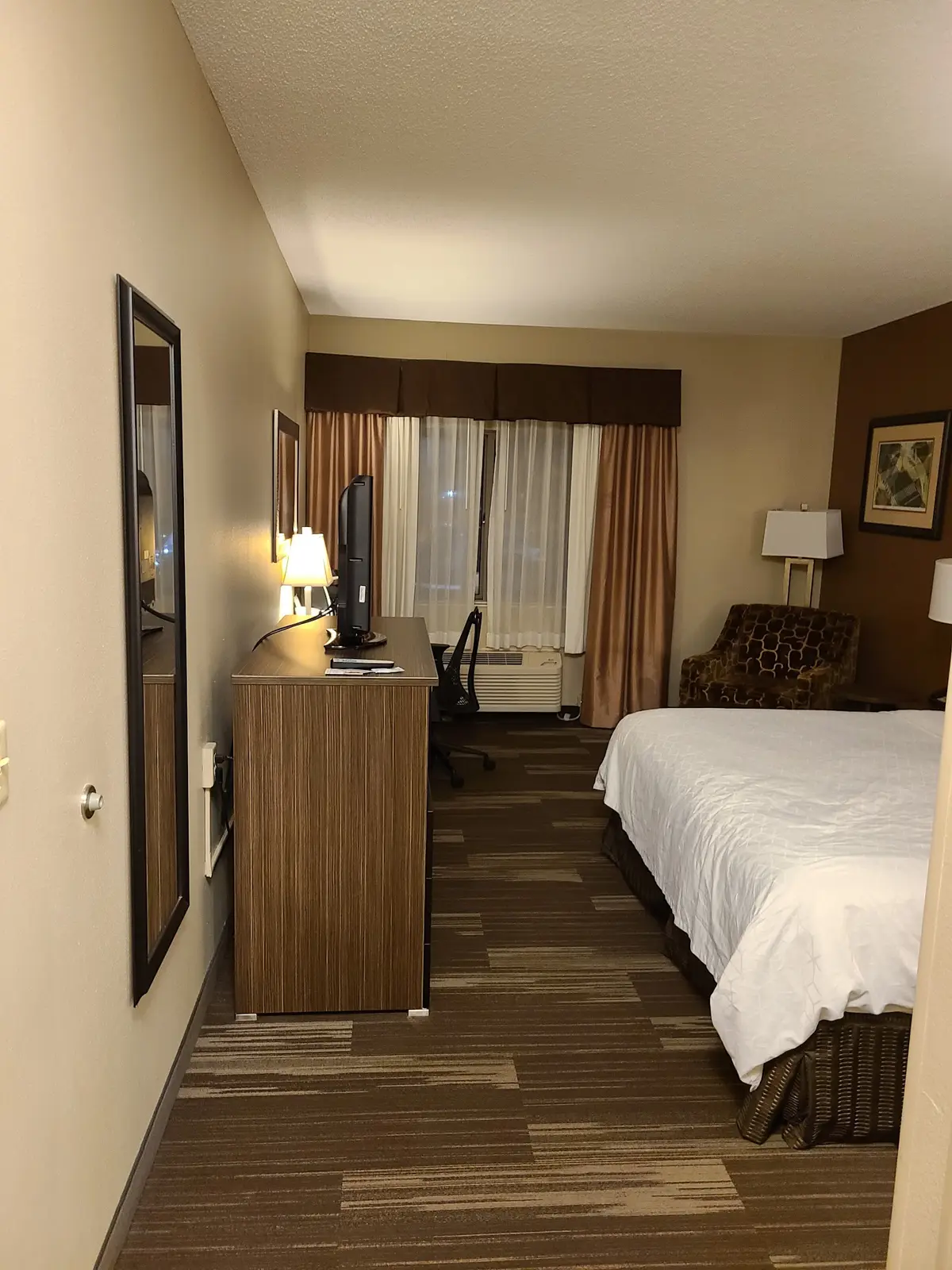 Holiday Inn & Suites St. Paul NE - Lake Elmo, an IHG hotel — guest room
